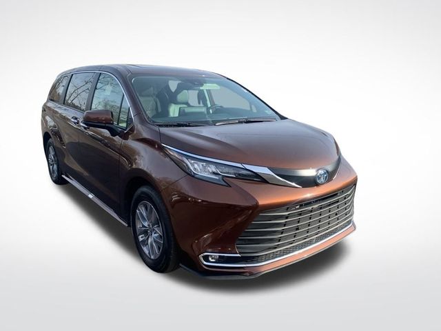 2023 Toyota Sienna XLE