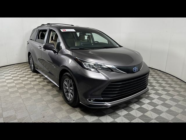 2023 Toyota Sienna XLE