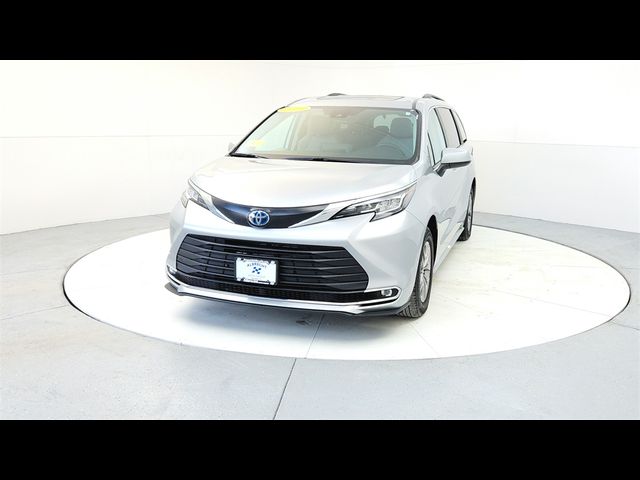 2023 Toyota Sienna XLE