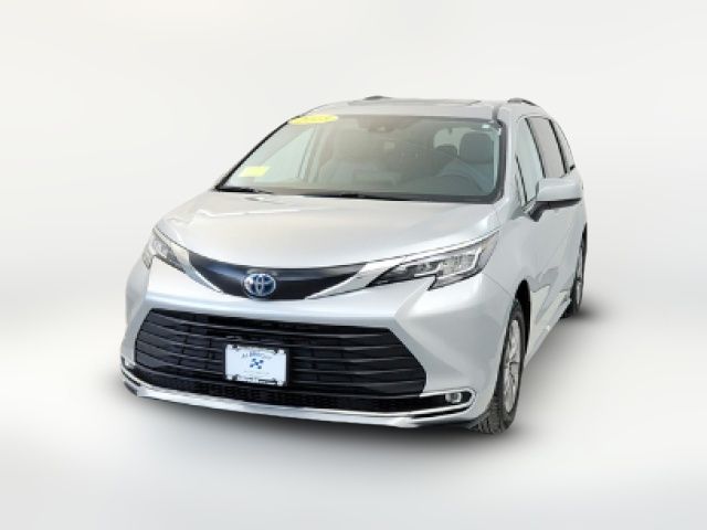 2023 Toyota Sienna XLE