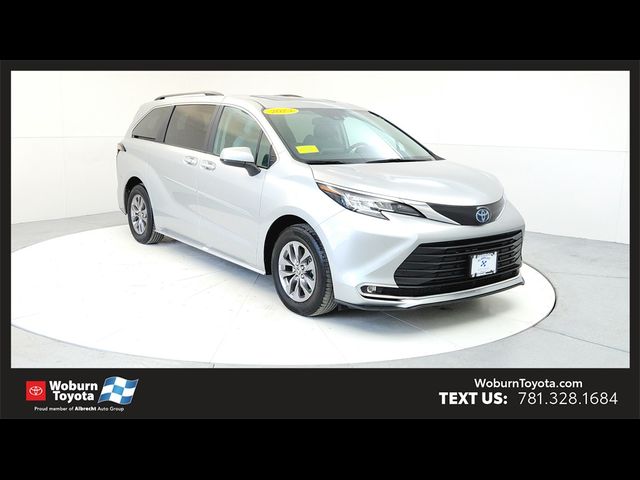 2023 Toyota Sienna XLE