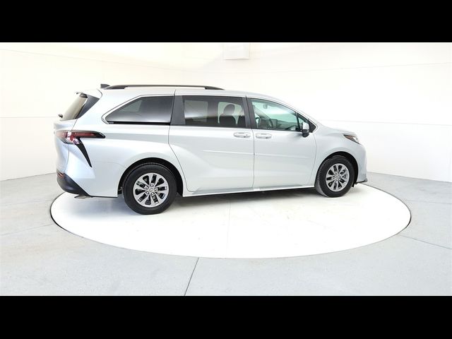 2023 Toyota Sienna XLE