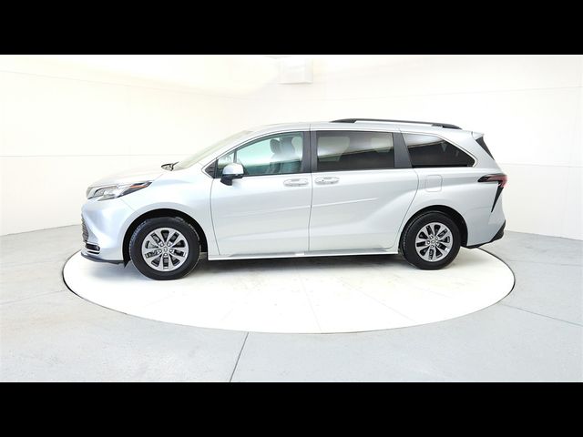 2023 Toyota Sienna XLE