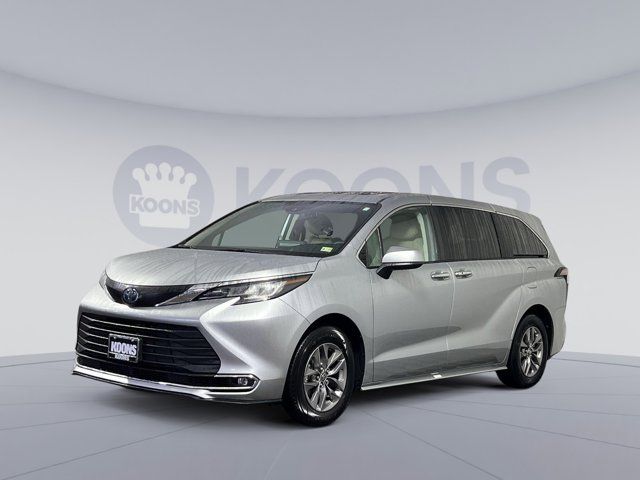 2023 Toyota Sienna XLE