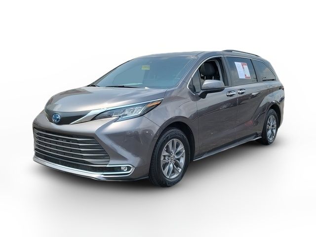 2023 Toyota Sienna XLE