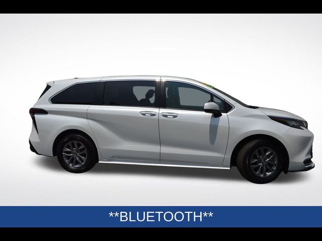 2023 Toyota Sienna XLE