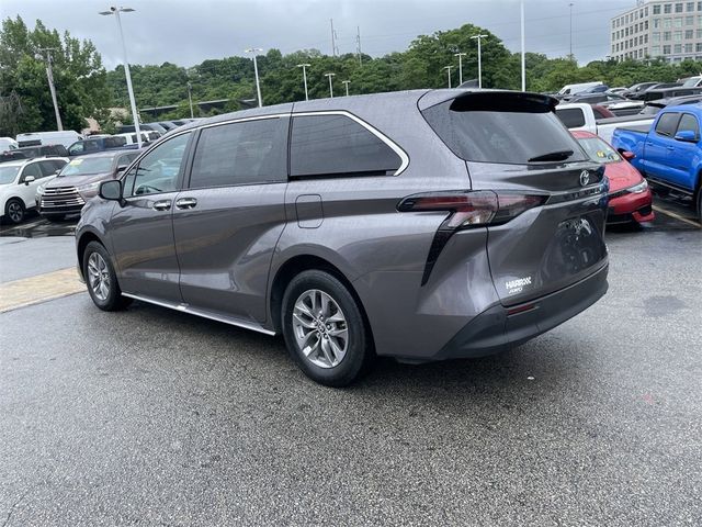 2023 Toyota Sienna XLE