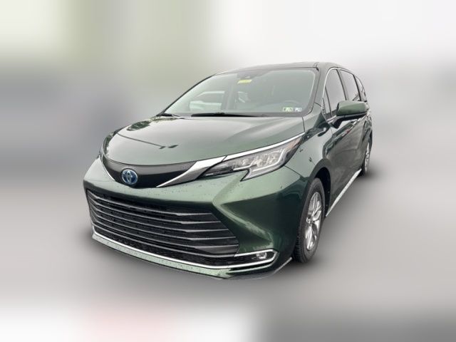 2023 Toyota Sienna XLE