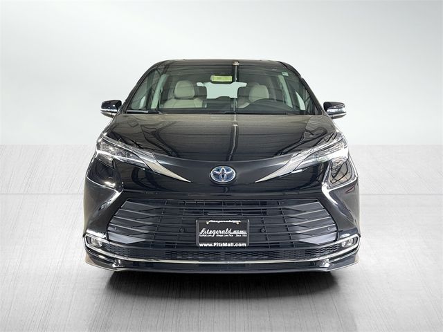 2023 Toyota Sienna XLE
