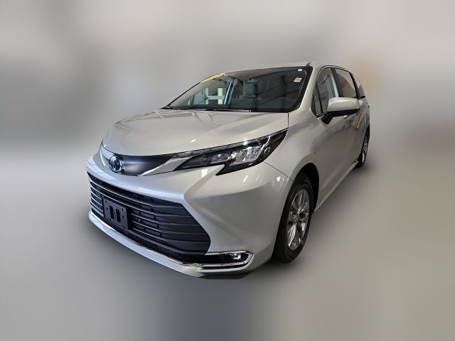 2023 Toyota Sienna XLE