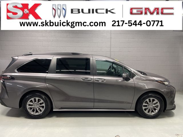 2023 Toyota Sienna XLE