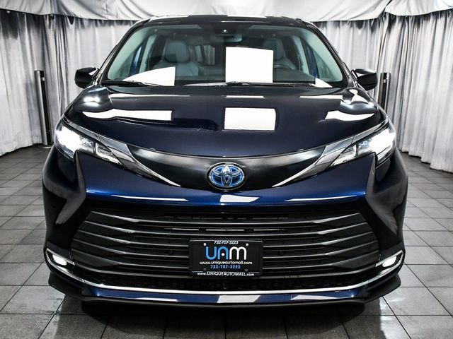 2023 Toyota Sienna XLE