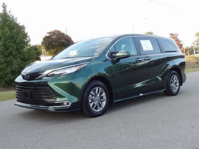 2023 Toyota Sienna XLE