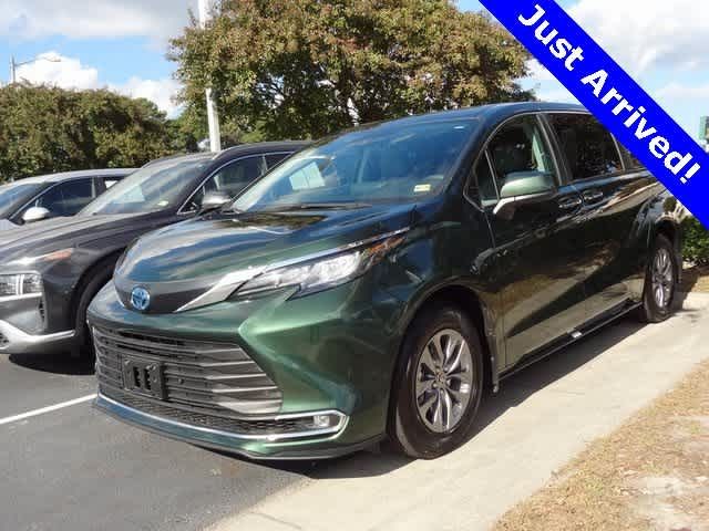 2023 Toyota Sienna XLE