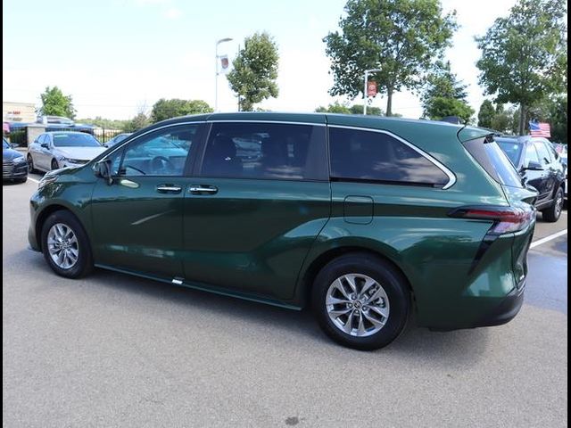 2023 Toyota Sienna XLE