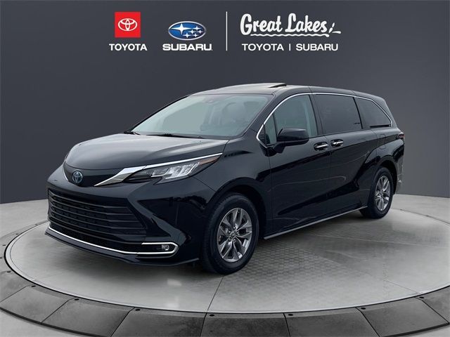 2023 Toyota Sienna XLE