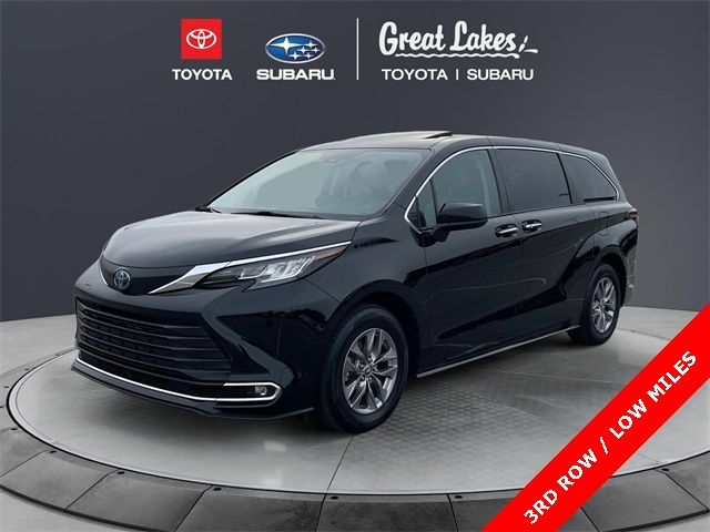 2023 Toyota Sienna XLE