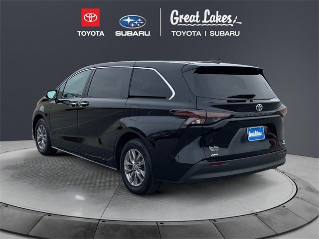 2023 Toyota Sienna XLE