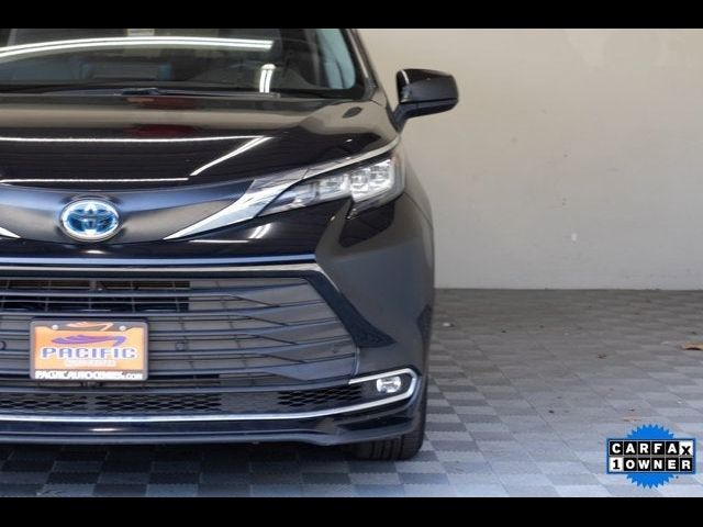 2023 Toyota Sienna XLE
