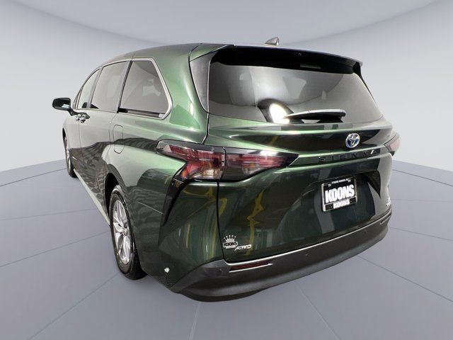 2023 Toyota Sienna XLE