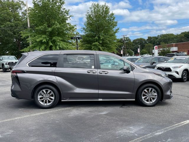 2023 Toyota Sienna XLE