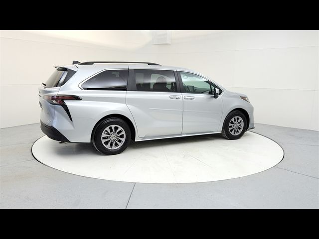 2023 Toyota Sienna XLE