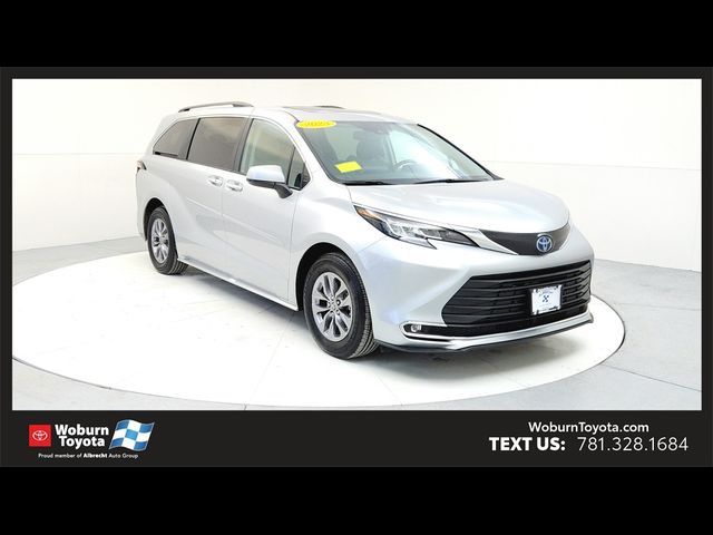 2023 Toyota Sienna XLE