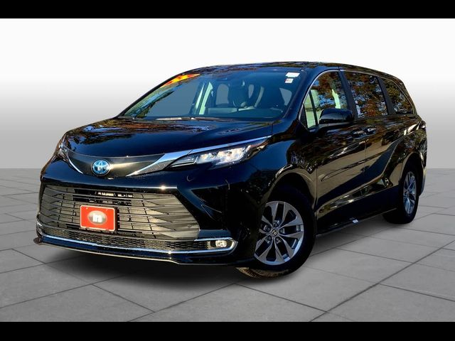 2023 Toyota Sienna XLE