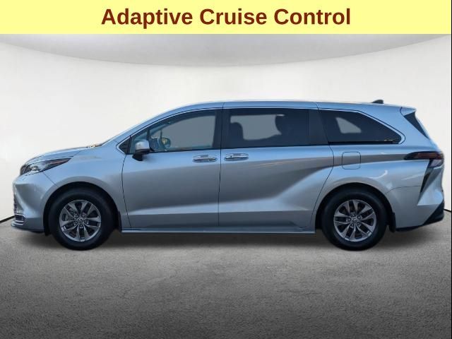 2023 Toyota Sienna XLE