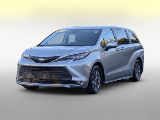 2023 Toyota Sienna XLE