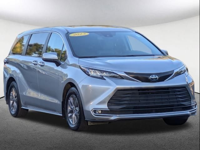 2023 Toyota Sienna XLE