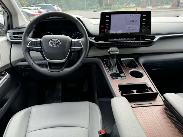 2023 Toyota Sienna XLE