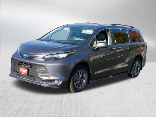 2023 Toyota Sienna XLE