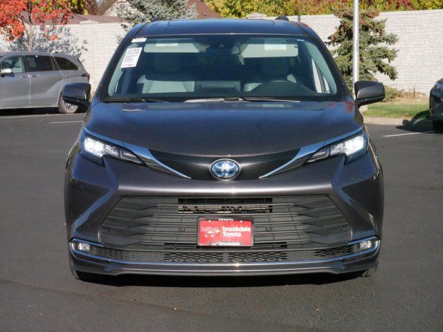 2023 Toyota Sienna XLE