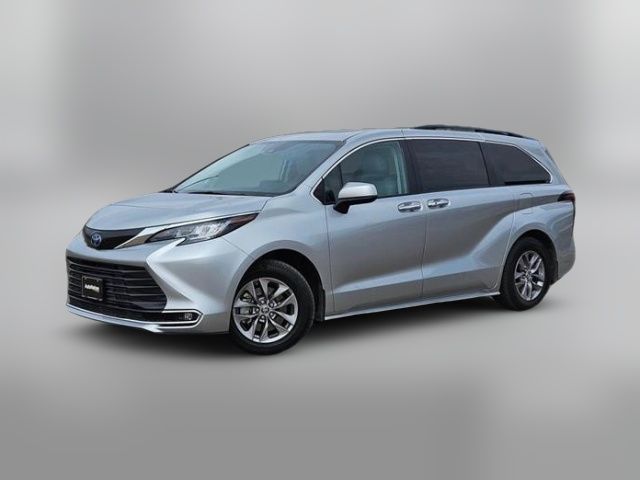 2023 Toyota Sienna XLE