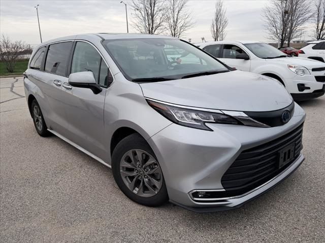 2023 Toyota Sienna XLE