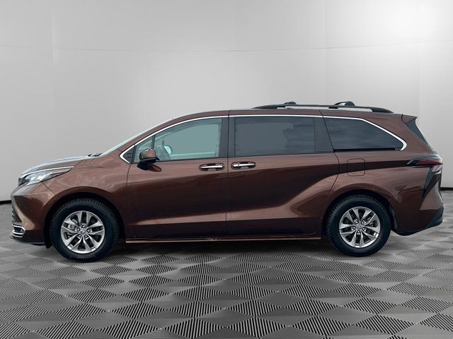 2023 Toyota Sienna XLE