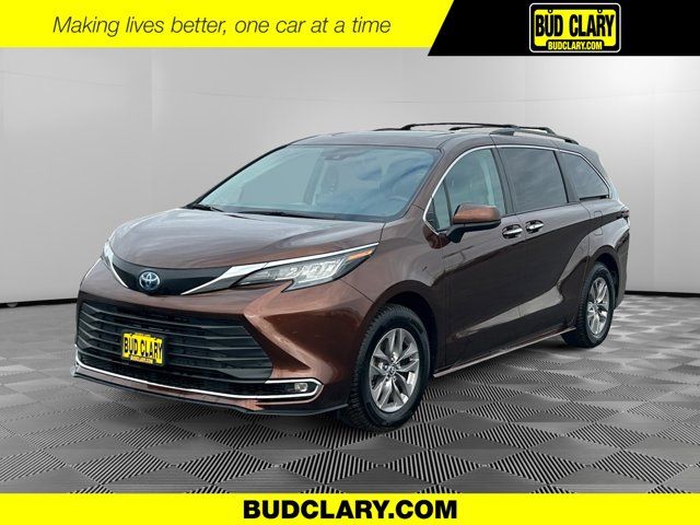 2023 Toyota Sienna XLE