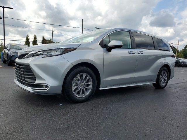 2023 Toyota Sienna XLE