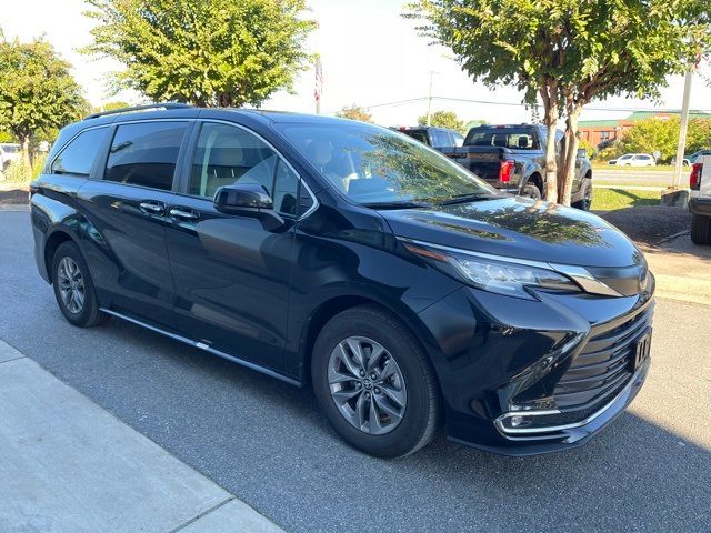 2023 Toyota Sienna XLE