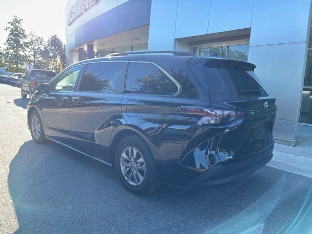 2023 Toyota Sienna XLE