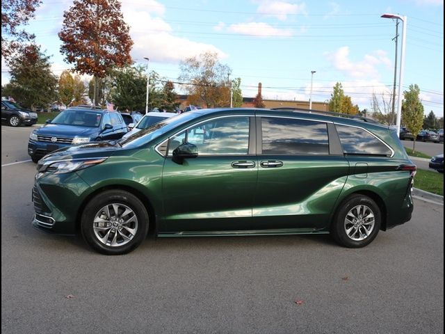 2023 Toyota Sienna XLE