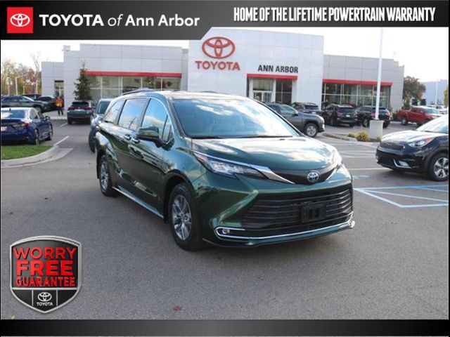 2023 Toyota Sienna XLE