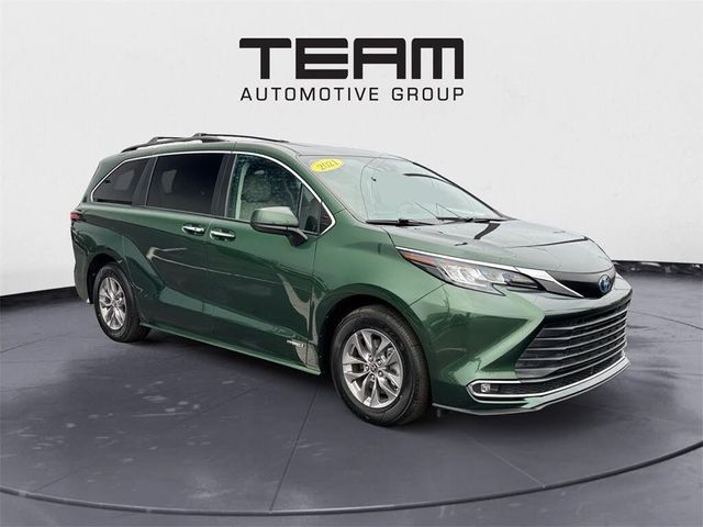 2023 Toyota Sienna XLE