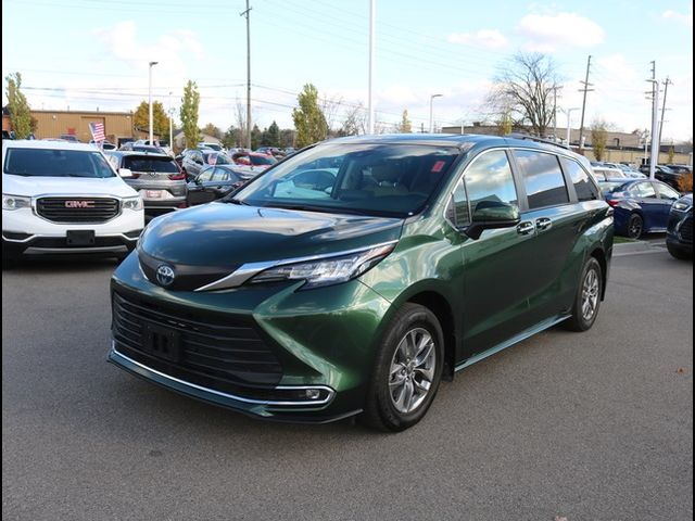 2023 Toyota Sienna XLE