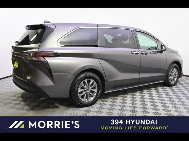 2023 Toyota Sienna XLE