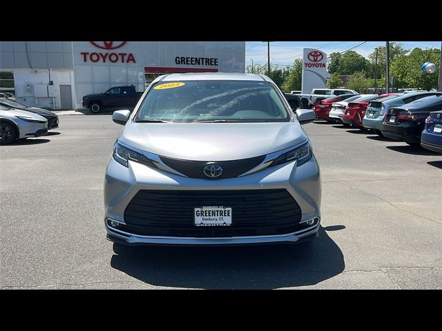 2023 Toyota Sienna XLE