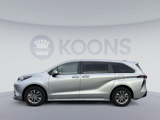 2023 Toyota Sienna XLE