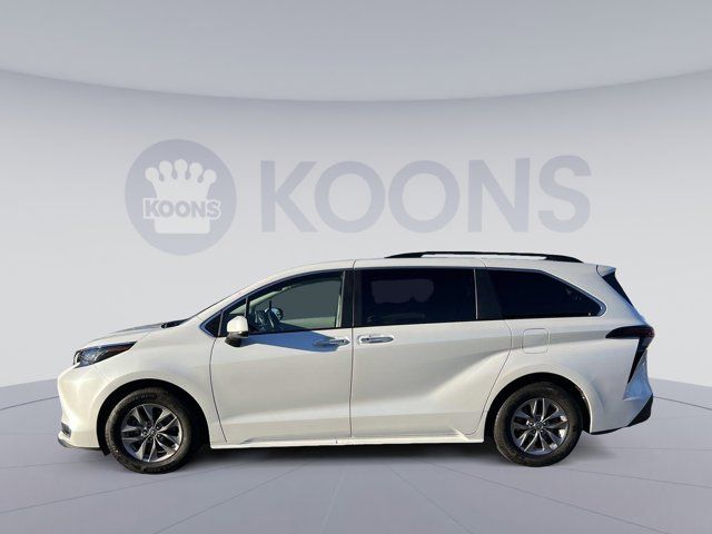 2023 Toyota Sienna XLE