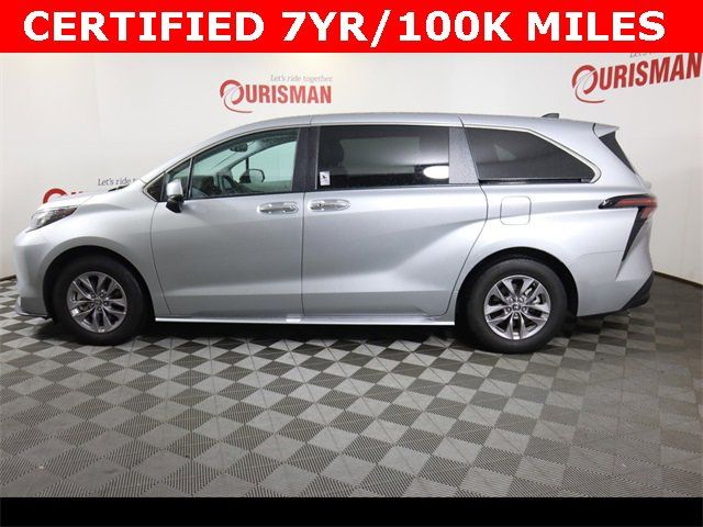2023 Toyota Sienna XLE